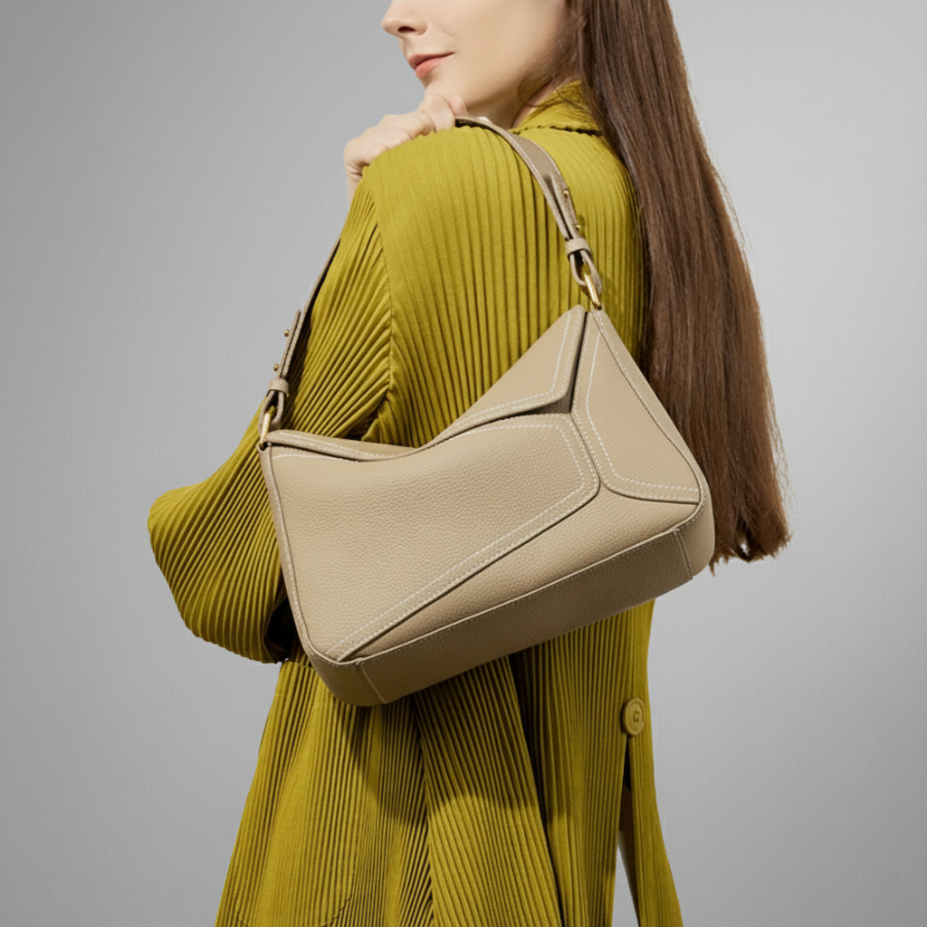 Solis Shoulder Bag