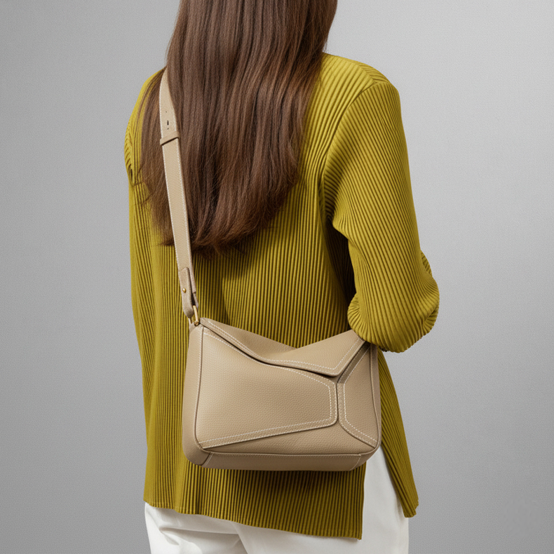 Solis Shoulder Bag